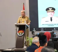 Sekda Kalbar Harisson saat menjadi keynote speaker dalam dialog penguatan generasi muda yang digelar di Hotel Mercure Pontianak, Selasa (10/2/2026).