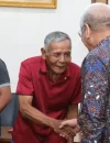 Sekda Kalbar, Harisson, Sekda Kalbar Harisson menerima aspirasi masyarakat adat Ketungau Hulu mengenai status hutan adat. (instagram.com/adpim.provkalbar/)