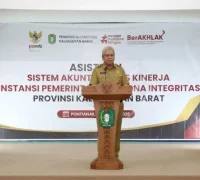 Sekretaris Daerah Kalimantan Barat Harisson saat membuka asistensi SAKIP dan Zona Integritas di Kantor BPSDM Kalbar, Pontianak.
