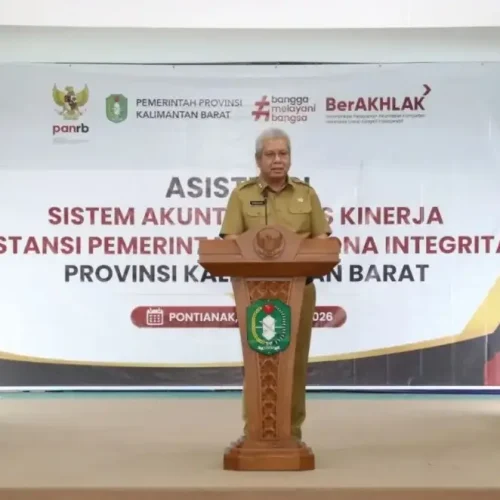 Sekretaris Daerah Kalimantan Barat Harisson saat membuka asistensi SAKIP dan Zona Integritas di Kantor BPSDM Kalbar, Pontianak.