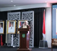 Sekda Singkawang Dwi Yanti saat membuka Forum Konsultasi Publik RKPD 2027 di Basement Kantor Wali Kota Singkawang.