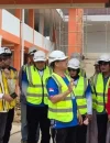 Gubernur Kalimantan Barat Ria Norsan meninjau pembangunan Sekolah Rakyat di Kelurahan Sagatani, Kota Singkawang, yang progres pembangunannya telah mencapai 80 persen.