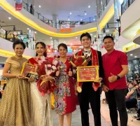 Wali Kota Singkawang Tjhai Chui Mie menghadiri Grand Final Hakka Ako Amoi 2025 di Singkawang Grand Mall Wali Kota Singkawang Tjhai Chui Mie menghadiri Grand Final Hakka Ako Amoi 2025 di Singkawang Grand Mall. (instagram.com/tjhaichuimie)