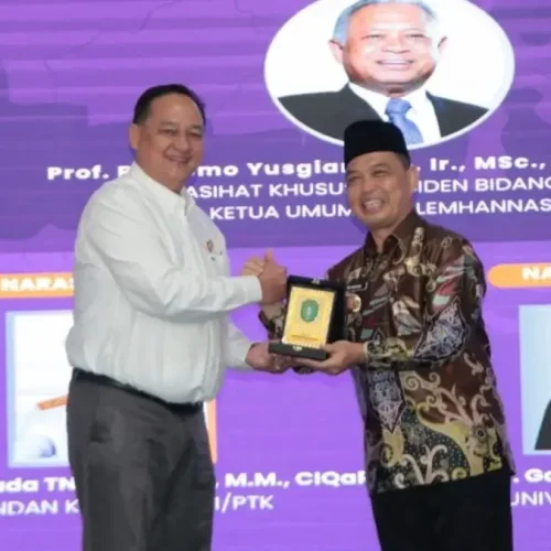 Gubernur Kalimantan Barat Ria Norsan saat membuka Seminar Kebangsaan di Aula Garuda Kantor Gubernur Kalbar.