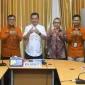Bupati Kayong Utara Romi Wijaya menerima kunjungan Kepala BPS Kayong Utara untuk membahas Sensus Ekonomi 2026.