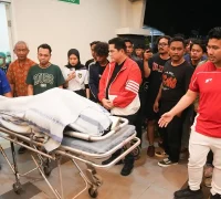 Ketua Umum PSSI Erick Thohir menyampaikan belasungkawa atas wafatnya suporter Indonesia di Stadion Gelora Bung Tomo Surabaya Ketua Umum PSSI Erick Thohir menyampaikan belasungkawa atas wafatnya suporter Indonesia di Stadion Gelora Bung Tomo Surabaya. (instagram.com/erickthohir)