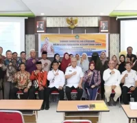 Sekda Kalbar Harisson dalam seminar sinergi pemanfaatan dana CSR untuk program kesejahteraan masyarakat di Pontianak.