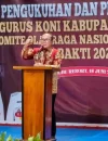 Bupati Kubu Raya Sujiwo saat memberikan arahan dalam pelantikan pengurus KONI Kubu Raya di Qubu Resort Sungai Raya.