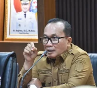 Bupati Kubu Raya Sujiwo memimpin rapat pembahasan perubahan APBD 2026 di Kantor Bupati Kubu Raya.