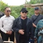 Bupati Kubu Raya Sujiwo meninjau pembangunan infrastruktur di kawasan pesisir Desa Sumber Agung.