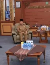 Gubernur Kalbar Ria Norsan saat membahas distribusi BBM bersubsidi untuk Kecamatan Sungai Laur.