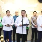 Menaker Yassierli menyampaikan aturan THR 2026 wajib dibayar penuh tanpa cicilan dalam konferensi pers di Jakarta.