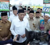 Menteri Koperasi Ferry Juliantono meresmikan Toko Rakyat Serba Ada (TORASERA) Abdussalam di Kabupaten Kubu Raya, Kalimantan Barat, Senin (9/2/2026).