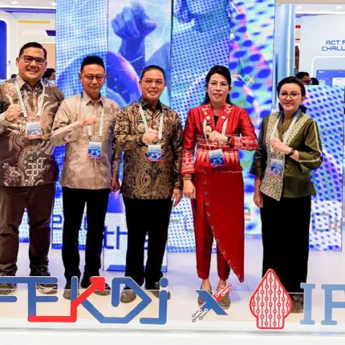 Pemprov Kalbar menerima penghargaan TPID Provinsi Berkinerja Terbaik 2026 di Jakarta.