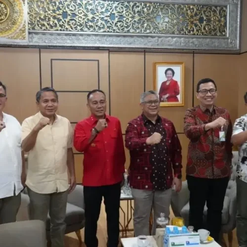 Wakil Gubernur Kalbar Krisantus Kurniawan menerima audiensi Dewan Pengawas BPJS Ketenagakerjaan di ruang kerja Wakil Gubernur, Jumat (22/5/2026).