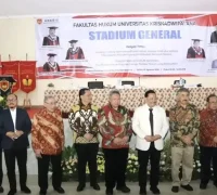 Sekda Kalbar Harisson menghadiri Stadium General Fakultas Hukum UNKRIS di Bekasi bersama Wakil Menteri Otto Hasibuan.