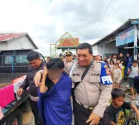 Petugas Polsek Pontianak Barat mengamankan terduga pelaku pencurian di kawasan Sungai Kapuas.