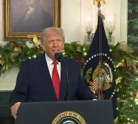 Presiden Amerika Serikat Donald Trump menyampaikan kebijakan perluasan travel ban AS dalam pernyataan resmi Gedung Putih. (x.com/RapidRon1LE)