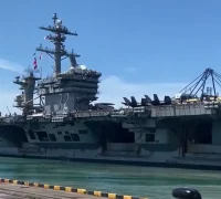 USS Abraham Lincoln meninggalkan Pattaya setelah lima hari bersandar di Pelabuhan Laem Chabang, Thailand. (x.com/wuthi11_)
