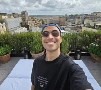 Penyanyi Indonesia Vidi Aldiano meninggal dunia di usia 35 tahun.