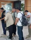 Petugas Imigrasi Kelas II TPI Sanggau mengawal proses deportasi 11 warga negara Tiongkok yang melanggar aturan keimigrasian melalui Bandara Internasional Supadio, Kabupaten Kubu Raya. (Foto: facebook.com/kantorimigrasi.sanggau)