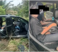 Polisi Malaysia mengamankan empat WNI yang diduga masuk ke Sarawak melalui jalur tidak resmi di kawasan Bau.
