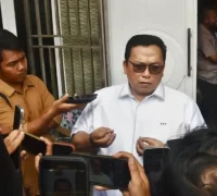 Wabup Kubu Raya Sukiryanto saat open house Idulfitri di Pontianak bersama masyarakat, (24/3/2026).