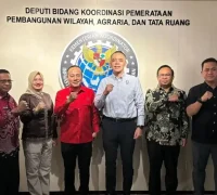 Wakil Gubernur Kalimantan Barat Krisantus Kurniawan saat melakukan kunjungan kerja ke Kementerian Koordinator Infrastruktur di Jakarta.