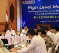 Wakil Gubernur Kalimantan Barat Krisantus Kurniawan saat memimpin High Level Meeting Strategi 4K menjelang Nataru 2025 di Kantor Perwakilan Bank Indonesia Kalbar. (instagram.com/adpim.provkalbar)