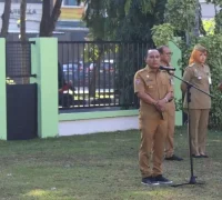 Wakil Gubernur Kalbar Krisantus Kurniawan memimpin apel ASN di BPSDM Kalbar, (13/04/2026).