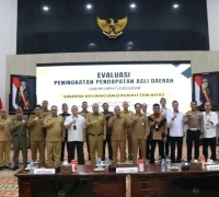 Wakil Gubernur Kalimantan Barat Krisantus Kurniawan memimpin FGD SIKADA untuk membahas strategi peningkatan Pendapatan Asli Daerah (PAD) di Pontianak.