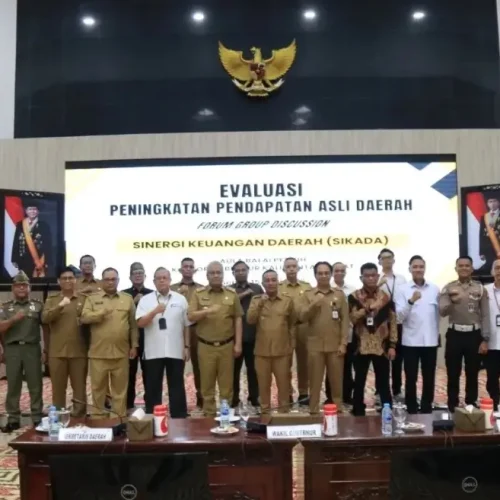 Wakil Gubernur Kalimantan Barat Krisantus Kurniawan memimpin FGD SIKADA untuk membahas strategi peningkatan Pendapatan Asli Daerah (PAD) di Pontianak.