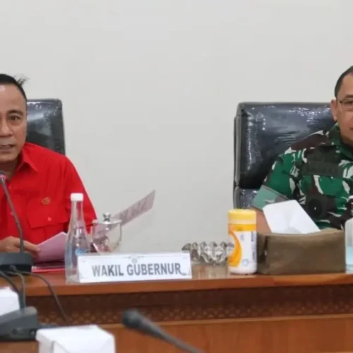 Wagub Kalbar Krisantus Kurniawan bersama TNI AD membahas penguatan perbatasan dengan teknologi drone dan peran ormas.