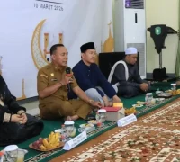 Wagub Kalbar, Krisantus Kurniawan saat menghadiri buka puasa bersama anak yatim dan penyandang disabilitas di Pontianak.