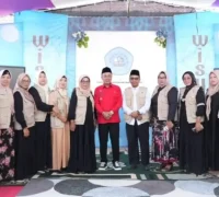 Wagub Kalbar Krisantus Kurniawan menghadiri wisuda santri Pondok Pesantren Miftahul Khairat di Kabupaten Kubu Raya. (instagram.com/adpim.provkalbar)