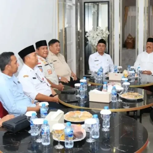 Wagub Kalbar Krisantus Kurniawan menghadiri buka puasa bersama jajaran pemerintah daerah dan Forkopimda di Rumah Dinas Bupati Sanggau.