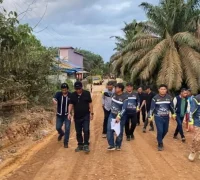 Wagub Kalbar Krisantus Kurniawan meninjau peningkatan Jalan Bodok–Meliau di Kabupaten Sanggau. (instagram/@adpim.provkalbar)