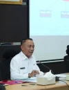 Wakil Gubernur Kalbar Krisantus Kurniawan memimpin rapat koordinasi percepatan pengerukan alur pelayaran Sungai Kapuas di Kubu Raya.