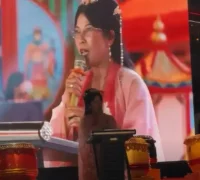 Wali Kota Singkawang Tjhai Chui Mie membuka Singkawang Mooncake Festival 2025 di Vihara Tri Dharma Bumi Raya bersama Forkopimda