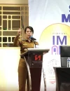 Wali Kota Singkawang, Tjhai Chui Mie Wali Kota Singkawang Tjhai Chui Mie saat membuka Seminar Nasional Moderasi Beragama di Ballroom Hotel Swiss-Belinn Singkawang. (instagram.com/prokopimsingkawang)