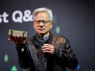 Jensen Huang, salah satu pendiri dan CEO Nvidia Corp, berbicara dalam konferensi pers di Taipei pada 21 Mei 2025. (Sumber Foto: AFP.com)