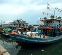 Kapal pukat nelayan di Semporna. (Sumber foto : Julia Chan MALAYMAIL)