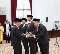 pelantikan 41 Pejabat Eselon III Kalbar Gubernur Kalbar Ria Norsan melantik pejabat Eselon III di Balai Petitih