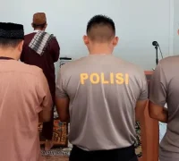 Polres Kubu Raya gelar sholat ghaib untuk almarhum Affan Kurniawan Polres Kubu Raya gelar sholat ghaib untuk almarhum Affan Kurniawan