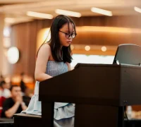 Musisi Kalbar, Azka Qanitah Safela Azka Qanitah Safela, salah satu dari lima musisi muda Kalbar siap tampil di Popular Music Competition dan Yamaha Piano Competition 2025 di Surabaya