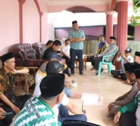 Ketua Umum LPTQ Kota Pontianak Amirullah saat memberikan arahan kepada perwakilan peserta dan ofisial Kafilah Kota Pontianak Ketua Umum LPTQ Kota Pontianak Amirullah saat memberikan arahan kepada perwakilan peserta dan ofisial Kafilah Kota Pontianak.