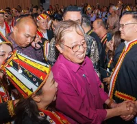 Premier Sarawak Abang Haji Abdul Rahman Zohari Premier Sarawak Abang Haji Abdul Rahman Zohari saat menghadiri acara di Kuching. (Premier Sarawak, Abang Haji Abdul Rahman Zohari. (Foto By UKAS)
