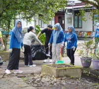 Aksi gotong royong bersih-bersih lingkungan serentak digelar di Hari Peringatan World Clean up Day 2025. Aksi gotong royong bersih-bersih lingkungan serentak digelar di Hari Peringatan World Clean up Day 2025.