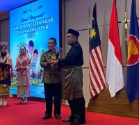Gubernur Kalimantan Barat Ria Norsan menghadiri resepsi Hari Kebangsaan Malaysia ke-68 di Pontianak Gubernur Kalimantan Barat Ria Norsan menghadiri resepsi Hari Kebangsaan Malaysia ke-68 di Pontianak