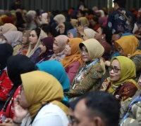 Ketua Dekranasda Kota Pontianak Yanieta Arbiastutie saat menghadiri Rakernas Dekranas di Jakarta. Ketua Dekranasda Kota Pontianak Yanieta Arbiastutie saat menghadiri Rakernas Dekranas di Jakarta.